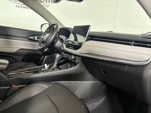 Used 2022 Jeep Compass Limited w/ Elite Group AWD/4WD image 28