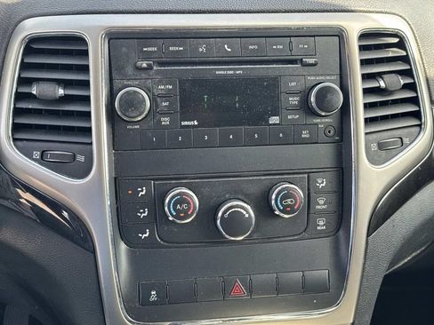 Used 2011 Jeep Grand Cherokee Laredo RWD image 10