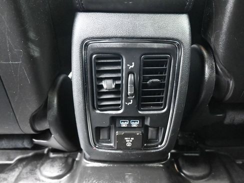 Used 2020 Jeep Grand Cherokee Limited image 33