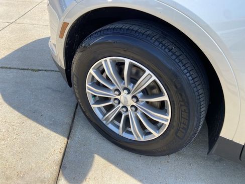 Used 2017 Cadillac XT5 Luxury w/ LPO, Wheel Lock Package FWD image 32