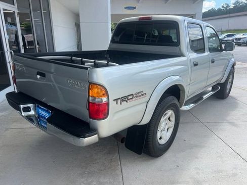 Used 2002 Toyota Tacoma PreRunner RWD image 2