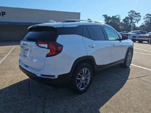 Certified 2024 GMC Terrain SLT image 8