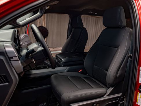 Used 2025 Ford F150 XLT w/ Equipment Group 302A MID image 24