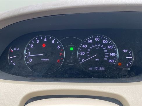 Used 2010 Toyota Avalon XLS image 12