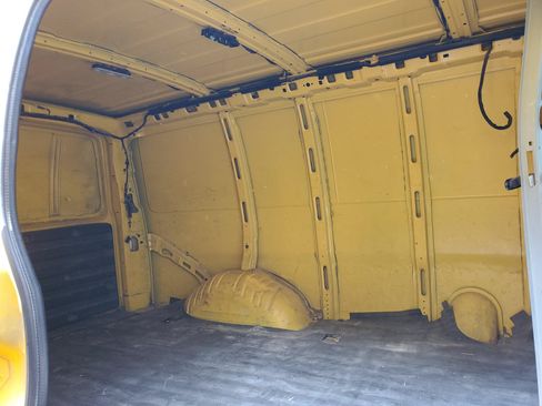 Used 2021 Chevrolet Express 2500 RWD image 14