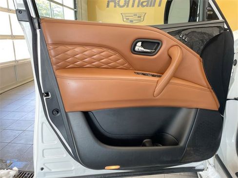 Used 2018 INFINITI QX80 Base w/ Deluxe Technology Package image 10