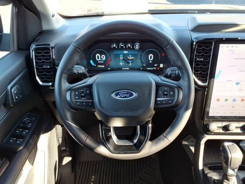Used 2025 Ford Ranger Lariat w/ FX4 Off-Road Package AWD/4WD image 10
