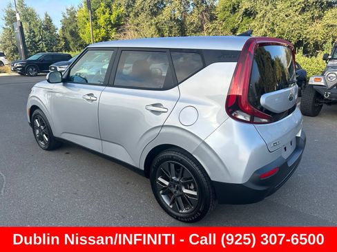 Used 2021 Kia Soul EX FWD image 4