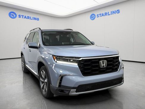 Used 2025 Honda Pilot Touring image 14