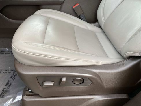 Used 2021 Chevrolet Suburban Z71 w/ Luxury Package image 23