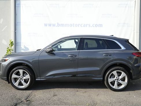 Used 2025 Audi Q5 Premium Plus w/ Premium Plus AWD/4WD image 8