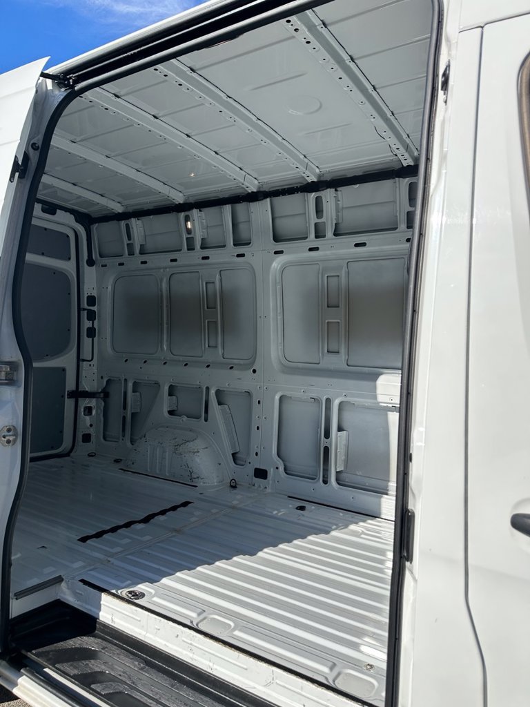 Used 2025 Mercedes-Benz Sprinter 2500 image 25