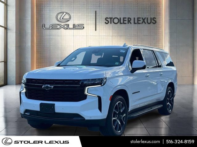 Used 2023 Chevrolet Suburban RST w/ Luxury Package AWD/4WD image 3