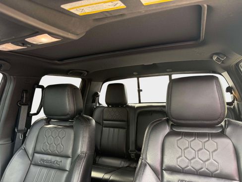Used 2022 Nissan Frontier PRO-4X w/ Pro-4X Premium Package AWD/4WD image 14