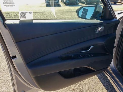 New 2025 Hyundai Elantra Limited image 9