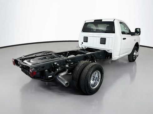New 2026 RAM 3500 Tradesman w/ Chrome Appearance Group A AWD/4WD image 7