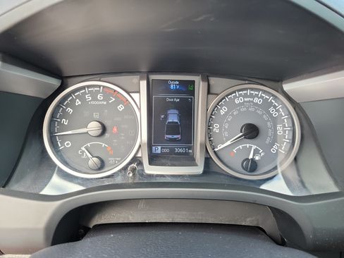 Used 2023 Toyota Tacoma SR5 w/ Technology Package AWD/4WD image 23