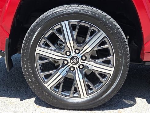 Used 2023 Toyota Sequoia Capstone image 9