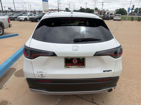 Used 2024 Honda HR-V Sport image 10