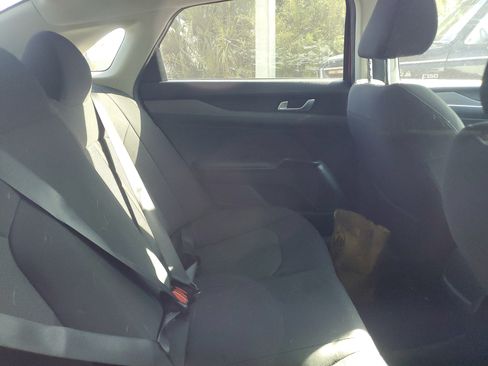 Used 2021 Kia K5 LX FWD image 9