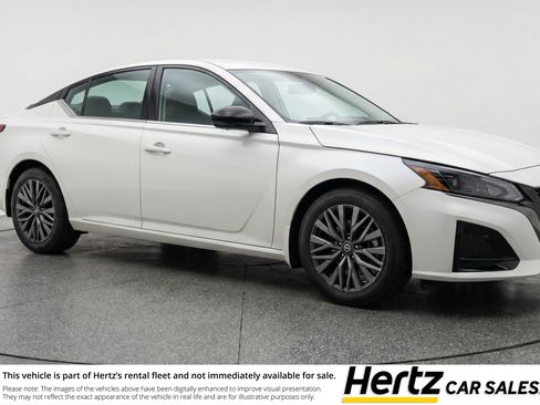 Used 2025 Nissan Altima 2.5 SV FWD image 1