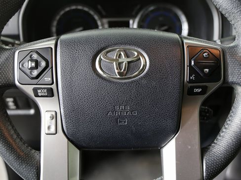 Used 2015 Toyota 4Runner SR5 Premium image 13