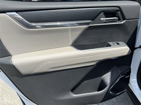 New 2025 GMC Acadia Elevation image 23