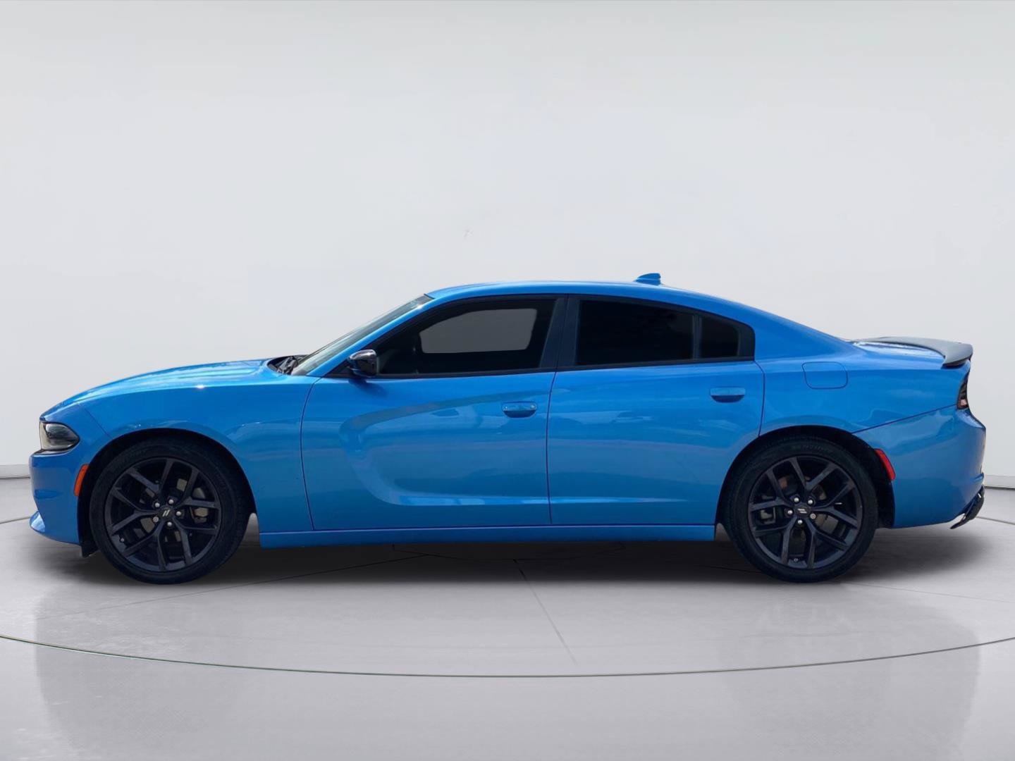 Used 2023 Dodge Charger SXT w/ Blacktop Package RWD image 2