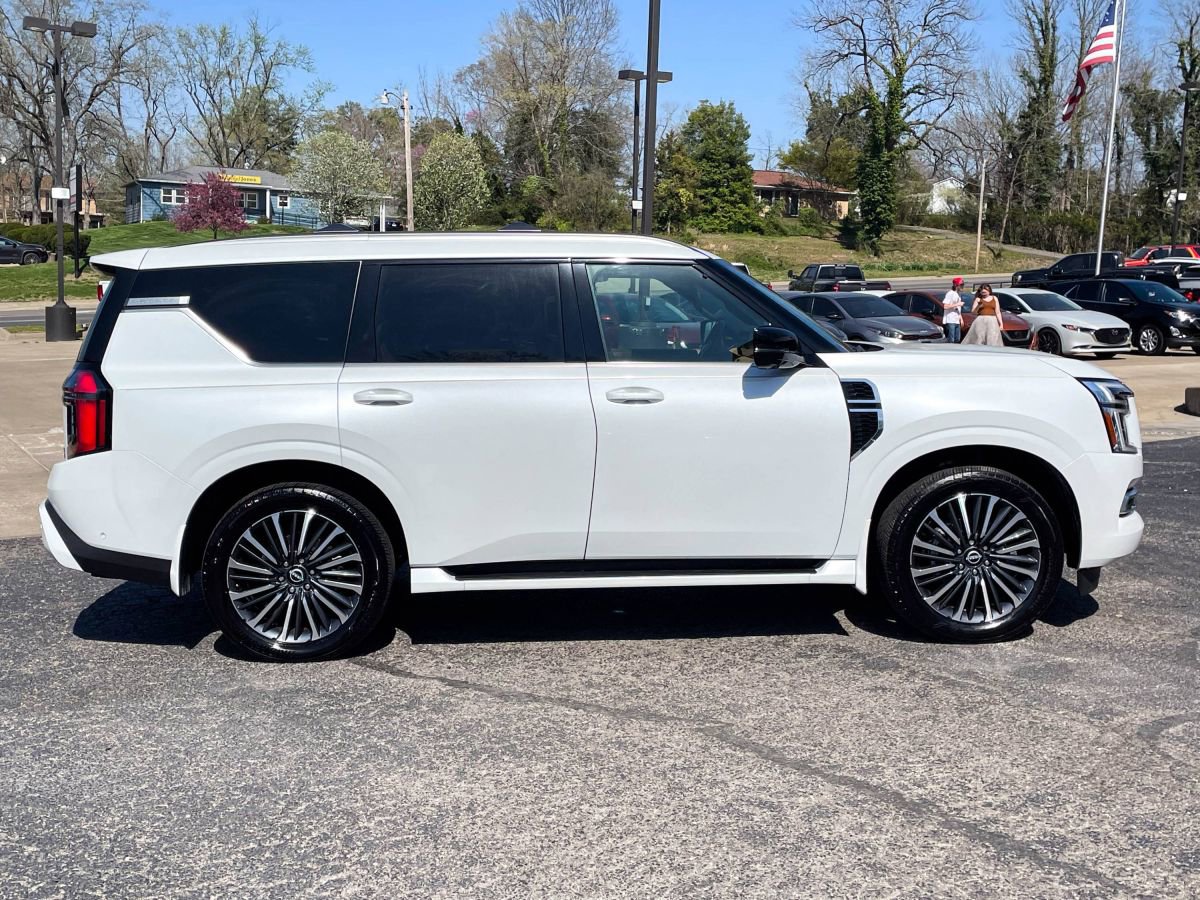Used 2025 Nissan Armada Platinum Reserve AWD/4WD image 4