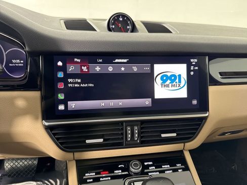 Certified 2023 Porsche Cayenne AWD/4WD image 28