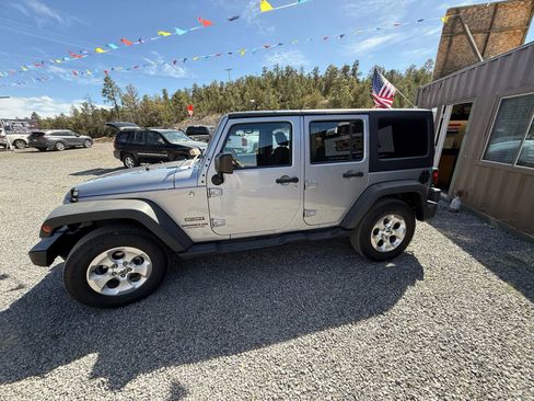 Used 2015 Jeep Wrangler Unlimited Sport image 3