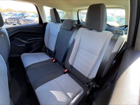 Used 2017 Ford Escape S image 18