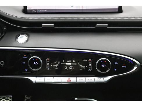 Used 2023 Genesis GV70 3.5T Sport w/ Sport Prestige Package AWD/4WD image 27