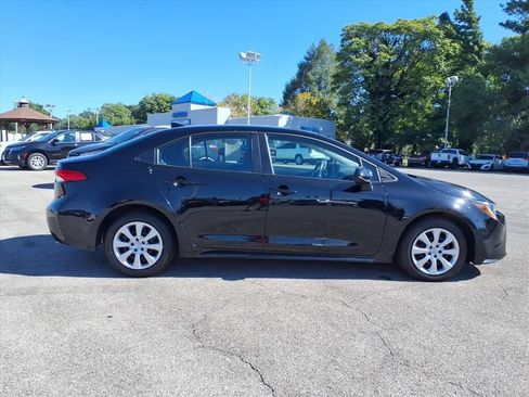 Used 2024 Toyota Corolla LE image 3