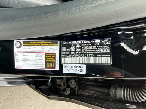 Used 2025 Mercedes-Benz C 300 Sedan image 27