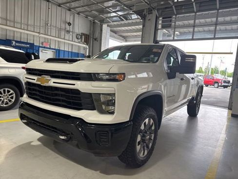 Used 2024 Chevrolet Silverado 2500 Custom w/ Custom Value Package AWD/4WD image 1