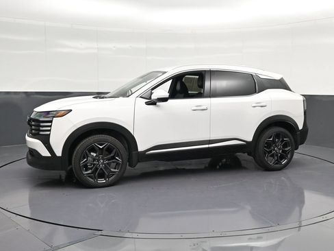 Used 2025 Nissan Kicks SR FWD image 7