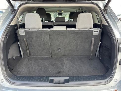 Used 2022 Toyota Highlander LE image 22