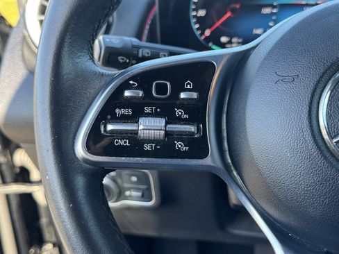 Used 2023 Mercedes-Benz EQB 300 4MATIC image 24