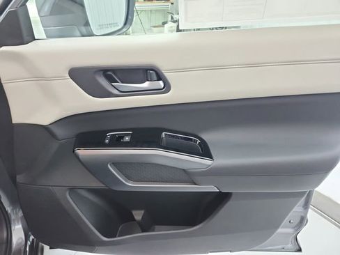 New 2026 Nissan Pathfinder SL FWD image 38
