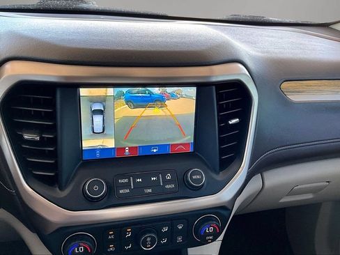 Certified 2018 GMC Acadia Denali w/ Technology Package AWD/4WD image 14
