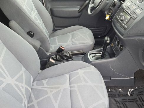 Used 2010 Ford Transit Connect XLT image 5