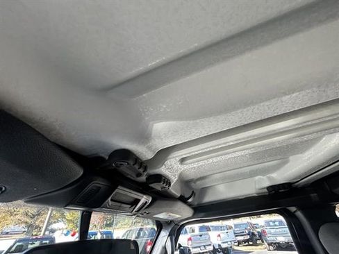 Used 2024 Jeep Gladiator Sport image 19