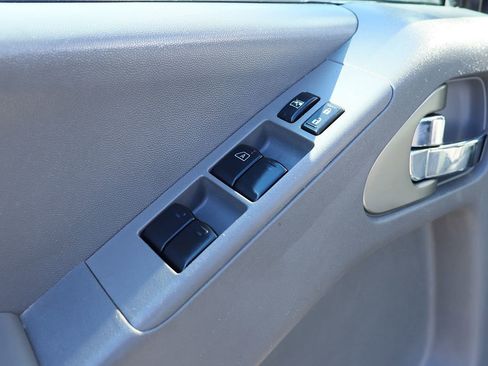 Used 2019 Nissan Frontier SV image 37