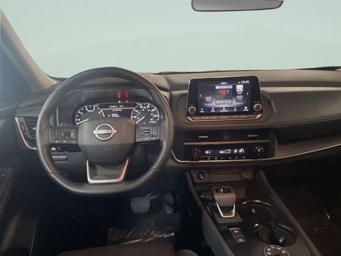 Used 2025 Nissan Rogue SV AWD/4WD image 17