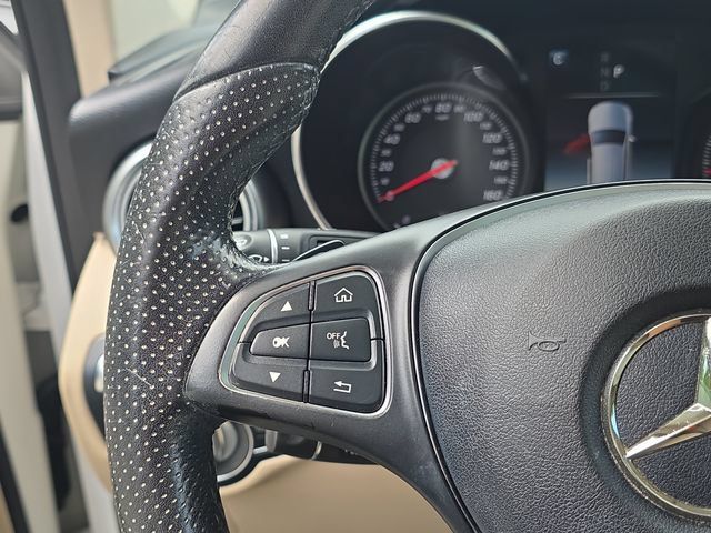 Used 2018 Mercedes-Benz GLC 300 4MATIC image 20