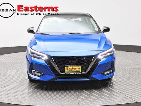 Used 2022 Nissan Sentra SR w/ SR Premium Package FWD image 2