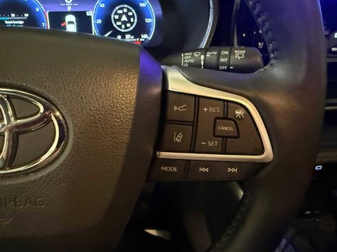 Used 2023 Toyota Highlander Platinum image 31