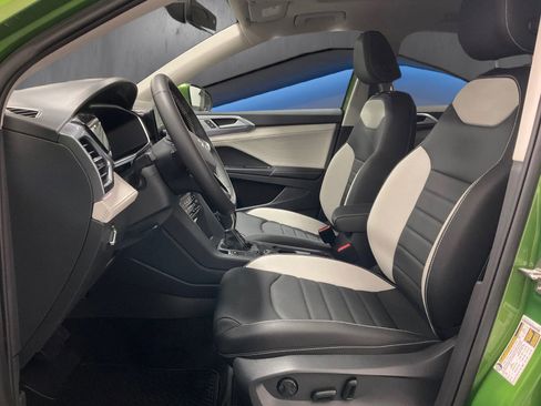 New 2026 Volkswagen Taos SEL image 4