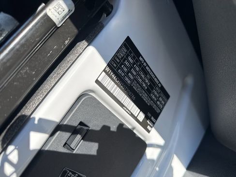 Used 2025 Mercedes-Benz Sprinter 2500 image 30